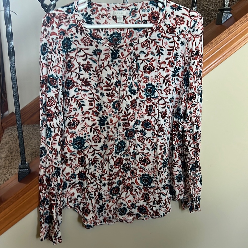 Size medium fall color blouse from hinge